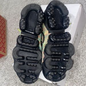 Size 10 vapormax’s (Used)